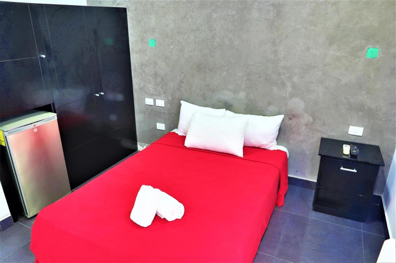 Hotel Colonial Playa Del Carmen Bagian luar foto